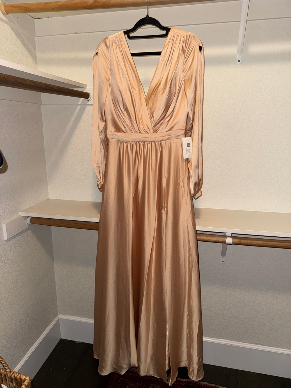 Elegant Long-Sleeve V-Neck Maxi Dress in Peach leg slit